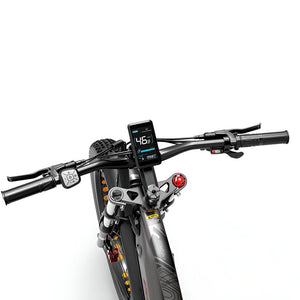 Zoom sur le guidon du fat bike électrique Dukawey Silvertip8, avec écran LCD et commandes intuitives.