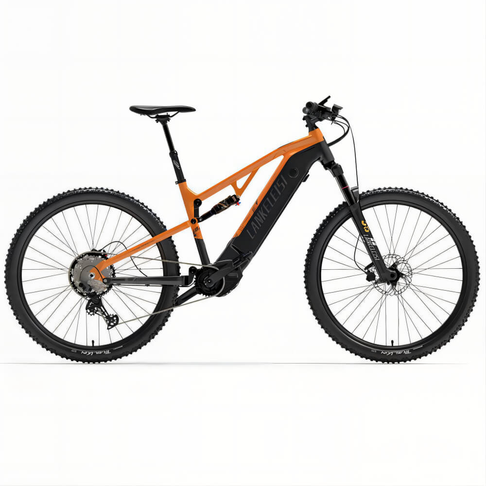 Détail du cadre d'un vélo électrique tout-terrain orange avec batterie intégrée.
